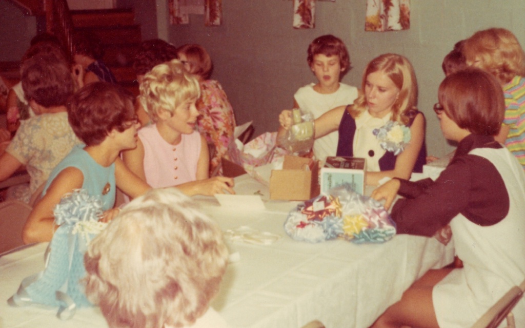 Family-History/Family HIstory 1969-07 Janeen's Bridal Showers/1024x768_1969-08 Bridal Shower Victor 11.jpg